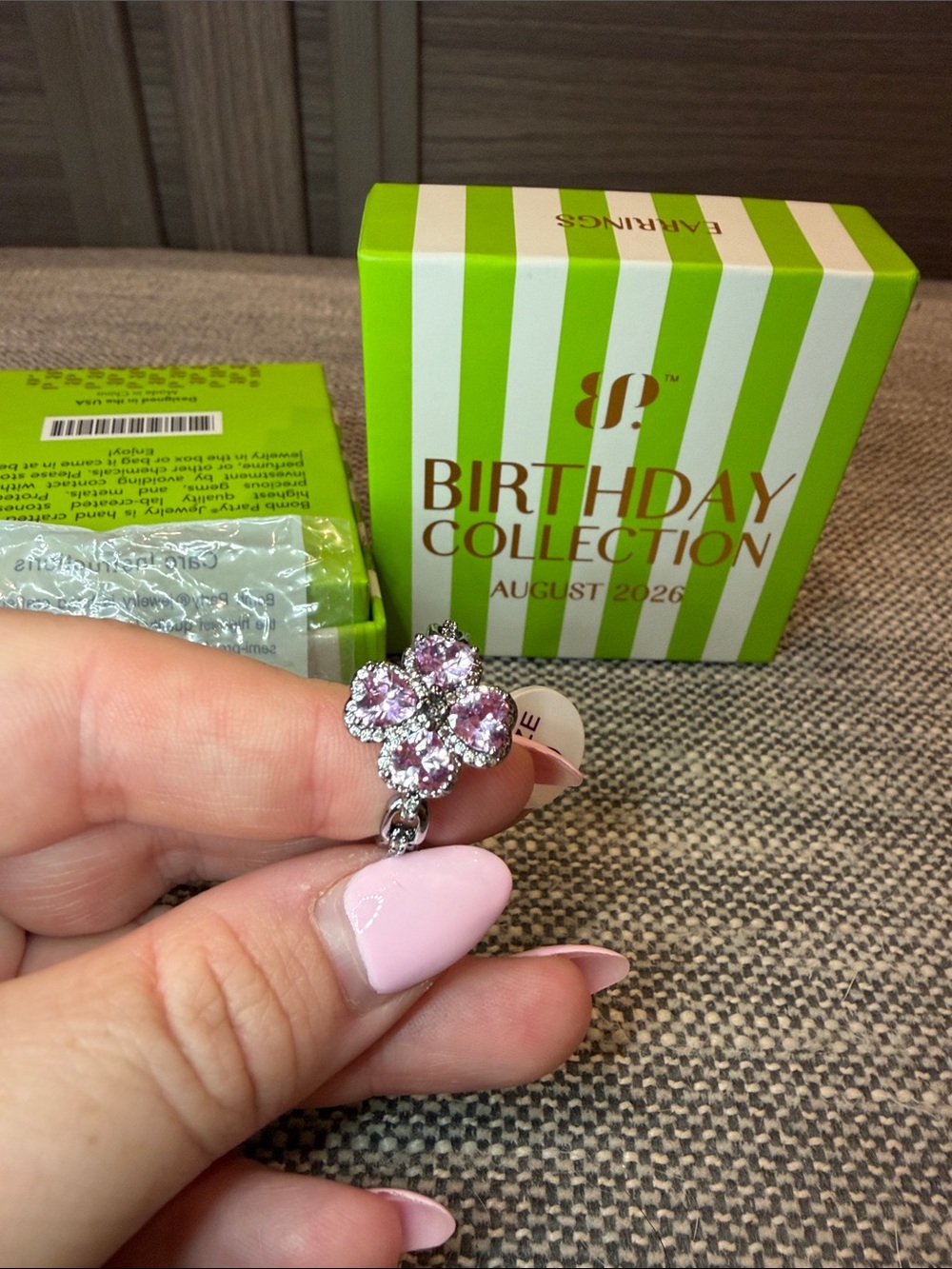 Bomb Party August 2026 Four-Leaf Pink Clover ring  - Hematite Plating